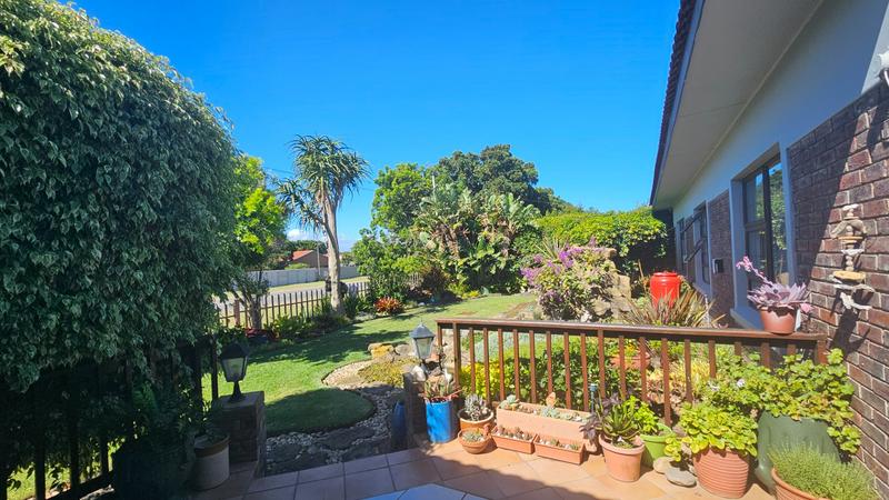 6 Bedroom Property for Sale in Fraaiuitsig Western Cape